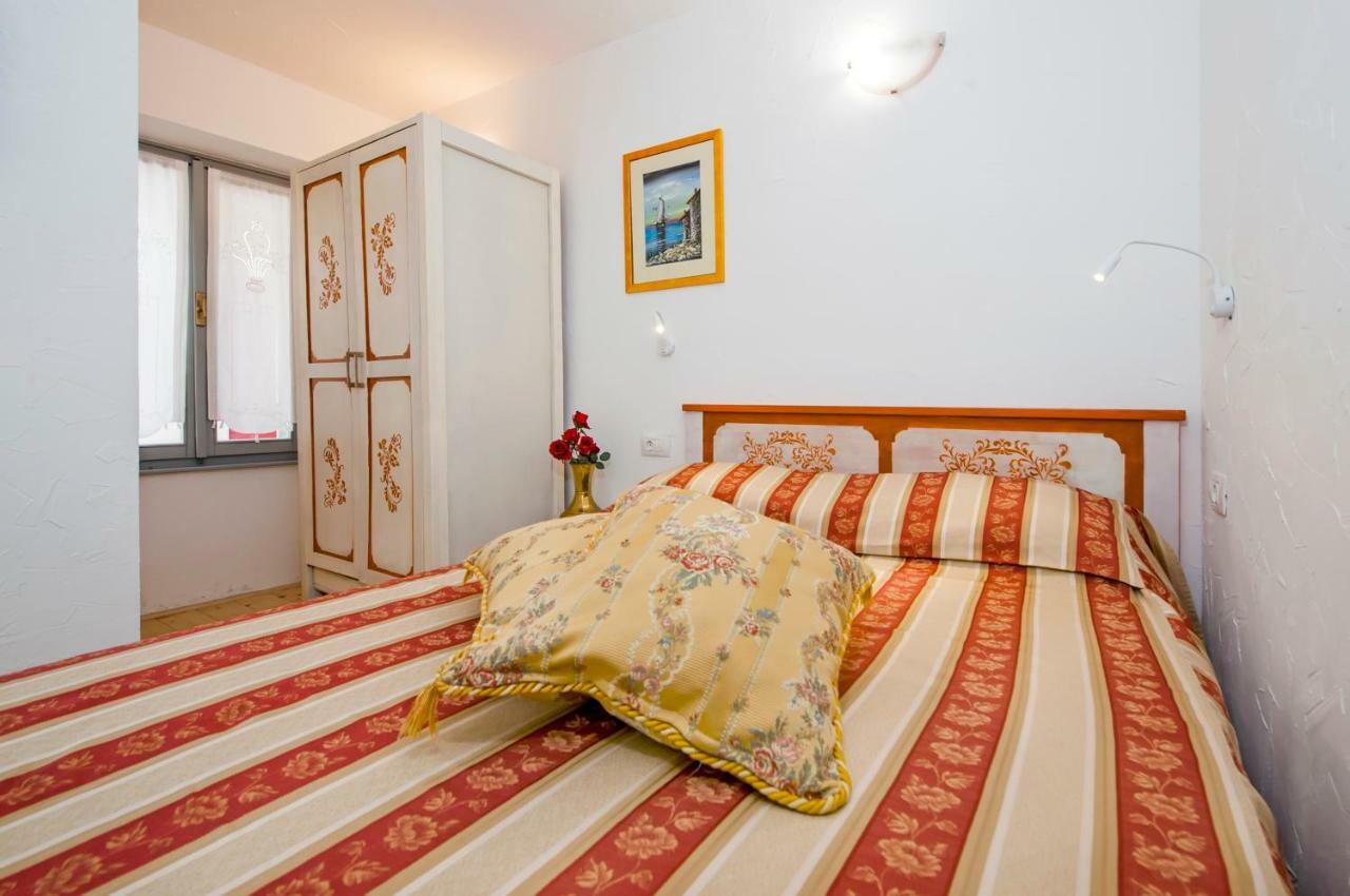 Guest House Sotto I Volti Centro Storico Ровин Екстериор снимка
